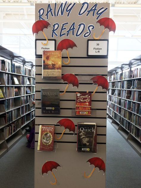 Library Book Displays For Adults, Spring Book Display, Bookstore Display Ideas, Spring Library Displays, Book Display Ideas Library, Library Display Ideas, Teen Library Displays, School Library Book Displays, Bookstore Ideas