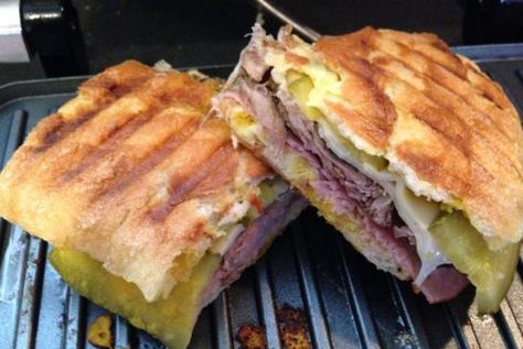 Cubanos are pressed sandwiches with roast pork, ham, pickles, cheese and mustard. Chef Movie, Recept Sandwiches, Roy Choi, Cubano Sandwich, Jam Jam, Cuban Recipes, Savory Recipes, The Chef, Wrap Sandwiches