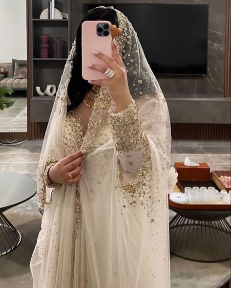 Somali Wedding, Eid Outfit Ideas, Arab Dress, Desi Wedding Dresses, Nikkah Dress, Muslim Fashion Hijab Outfits, Moroccan Fashion, Dream Wedding Ideas Dresses, Arab Fashion