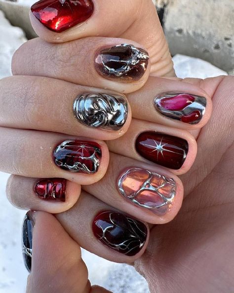 Nails Reaction Pic, Funky Short Nails Art Designs, Short Crazy Nails, Nails Alternative Style, Red Short Nails Design, Short Funky Nail Designs, Witchcraft Nails, Editorial Nails, Creative Nail Art