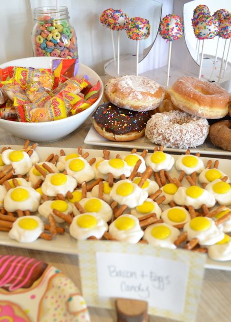 Sweets for breakfast! Donuts and candy eggs for this creative Pancake themed one year old party. Breakfast Birthday Party, Old Sweets, Party Breakfast, Pajama Birthday Parties, Birthday Breakfast Party, Breakfast Birthday, Pancake Party, Pancakes And Pajamas, Themed First Birthday