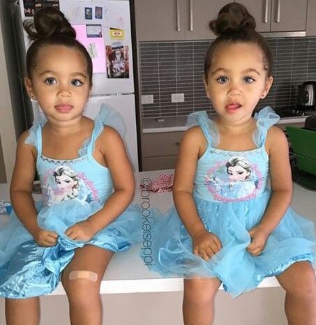 These Twins Are Sooo Cute ! Mixed Twins Boy And Girl, Mixed Twins, Twins Boy And Girl, Twins Boy, Kids Fever, Beautiful Pregnancy, Cute Twins, Mixed Kids, Twin Boys