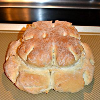 British Bread, Cottage Loaf, English Bread, British Baking Show Recipes, Irish Foods, Bunny Chow, Bread Loaves, British Baking Show, The Great British Bake Off