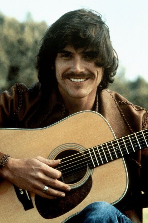 Billy Crudup Dennis Hopper Easy Rider, Russell Hammond, Billy Crudup, Mustache Men, 70s Men, Septième Art, Blockbuster Movies, Moustaches, The Big Lebowski