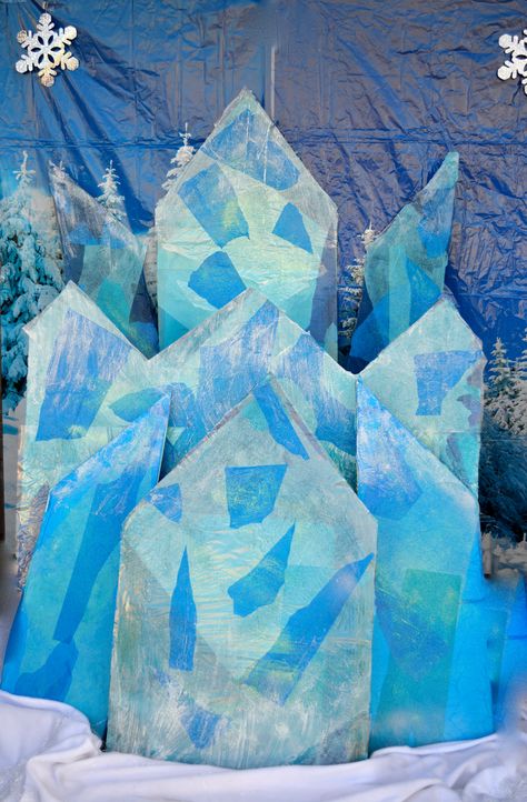 Frozen inspired Ice Castle Frozen Jr Props, Frozen Set Design Ideas, Frozen Musical Set, Frozen Set Design, Frozen Jr Set Design, Frozen Parade Float, Frozen Props, Diy Party Props, Frozen Backdrop