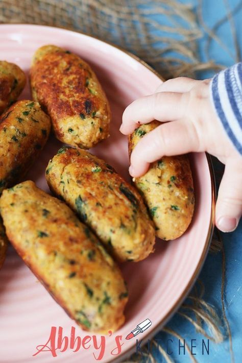 Salmon Sweet Potato, Sweet Potato Fritters, Weaning Foods, Salmon And Sweet Potato, Easy Baby Food Recipes, Potato Fritters, Foods High In Iron, Baby Led Weaning Recipes, Healthy Baby Food