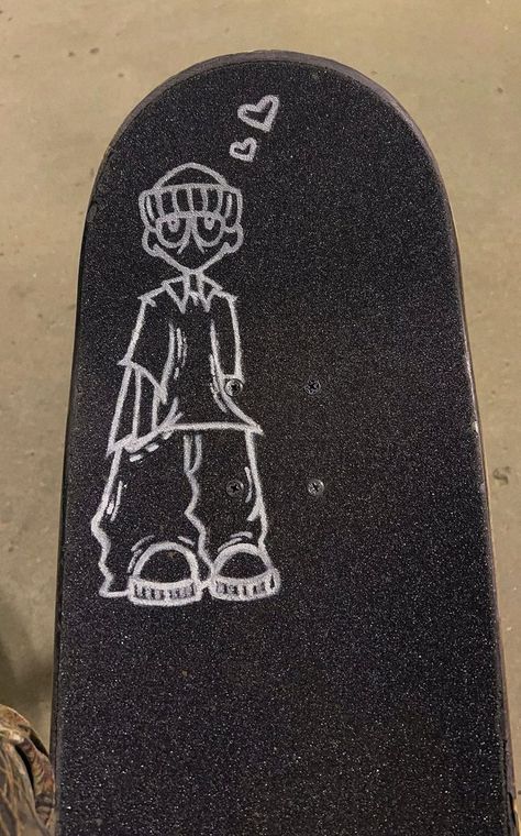 Things To Draw On Your Skateboard, Bottom Of Skateboard Painting Ideas, Skatbord Design, Cute Skateboards Designs, Skateboard Ideas Design, Drawing On Skateboard, Griptape Designs, Cool Skateboards Designs, Skateboard Decks Design