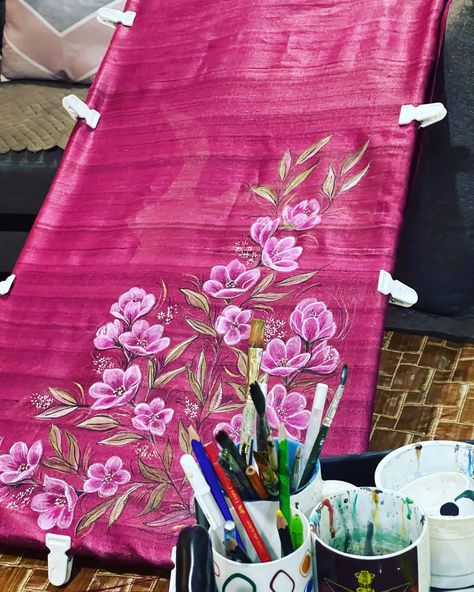 Hand painted kosa silk dress material#silkpainting #kosasilk #fabricpainting Saree Reference, Sari Painting, Dupatta Painting, Painted Suits, Clothes Painting, Plain Sarees, Silk Dress Material, Painted Saree, Art And Painting