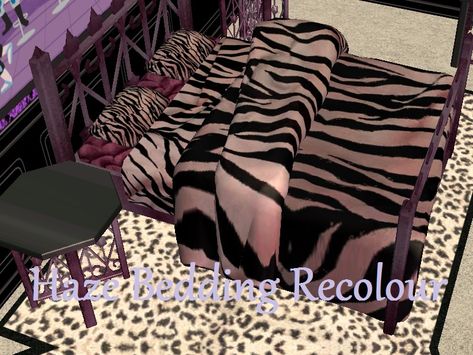 2000s Room Decor, Room Aesthetic Grunge, Emo Room Decor, Zebra Print Bedding, Zebra Print Wallpaper, Zebra Bedding, Leopard Print Decor, Sims 4 Beds, Zebra Wallpaper