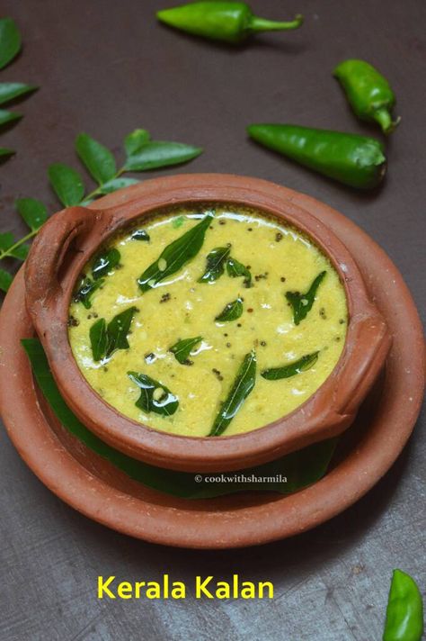 Kerala Kalan Curry | Onam Sadhya Recipe - Cook with Sharmila Onam Sadhya, Dishes Recipe, Yams Recipe, Raw Banana, Kerala Food, Grated Coconut, Green Chilli, Yogurt Cups, Curry Leaves