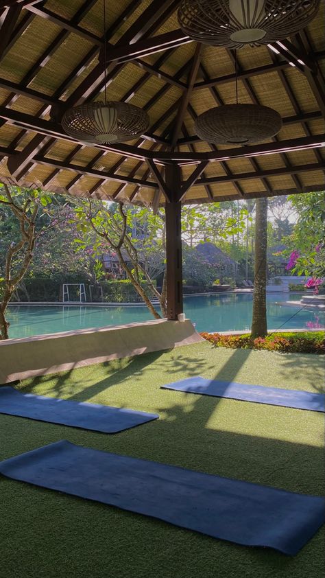 Bali Yoga Aesthetic, Ubud Bali Aesthetic, Yoga In Bali, Bali Lifestyle, Backpacking Aesthetic, Aesthetic Hotel, Bali Aesthetic, Bali Life, Bali Yoga Retreat