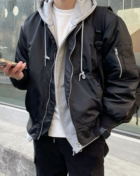 Boyfriend Outfit, Outfit Korean, Men Stylish Dress, Guys Clothing Styles, Men's Casual Style, Cool Outfits For Men, Fashion Casual Outfits, Streetwear Men, Men Fashion Casual