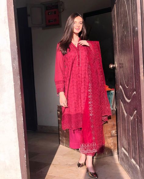 Mahnoor Sheikh, Salwar Pattern, Dress Midi, Dress Mini, Casual Dresses, Midi Dress, Saree, Maxi Dress, Mini Dress