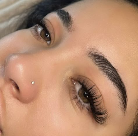 Baddie Lashes, Dr Accessories, Glamour Makeup Looks, Lash Ideas, Natural Fake Eyelashes, Lashes Fake Eyelashes, Rave Hair, Short Lashes, Eyelash Extensions Styles