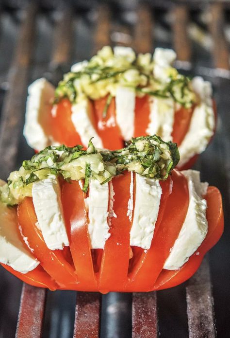 Easy vegetarian grilling recipe perfect for summer| More recipes on www.blog.HelloFresh.com Vegetarian Grilling Recipes, Summer Vegetarian Recipes, Vegetarian Grilling, Vegetarian Bbq, Summer Grilling Recipes, Grilled Tomatoes, Summer Grilling, Favorite Appetizers, Meal Kit