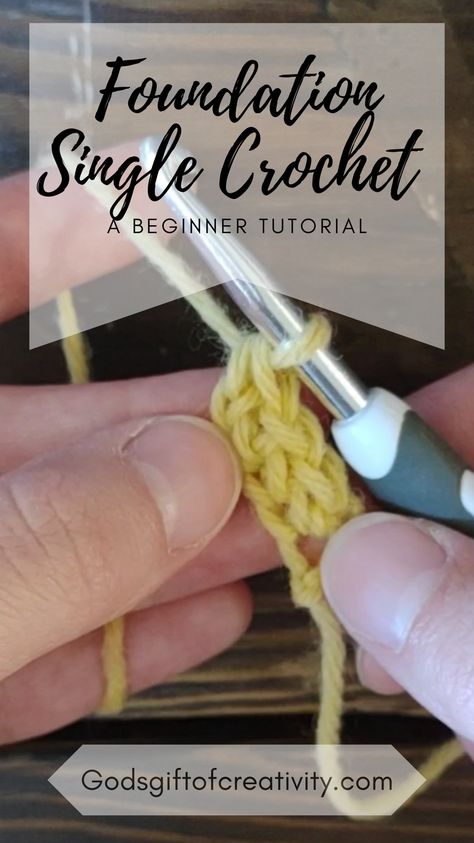 Foundation single crochet is a wonderful stitch for beginner crocheters to learn! If you have trouble with crocheting your first row consistently from a base chain, then you will love the option of creating the single crochet and foundation chain at the same time. That is essentially all that you are doing in the foundation single crochet, and you can use it as an alternative for almost any project that starts with a row of single crochets. You have to try the chain-less single crochet method! Single Row Crochet Stitches, Single Crochet Foundation Stitch, Foundation Single Crochet Tutorial, Crochet Starting Chain, Single Crochet Foundation Chain, Foundation Chain Crochet, Crochet Foundation Row, Crochet Curls, Foundation Half Double Crochet