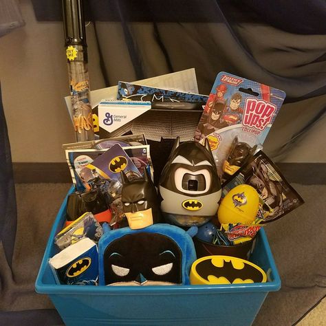 Batman Gift Basket Www.conniescreations.storenvy.com Batman Gift Basket, Little Gifts For Him, Batman Diy, Batman Gifts, Dog Treats Homemade Easy, Spiderman Gifts, Day Date Ideas, Kids Gift Baskets, Batman Theme