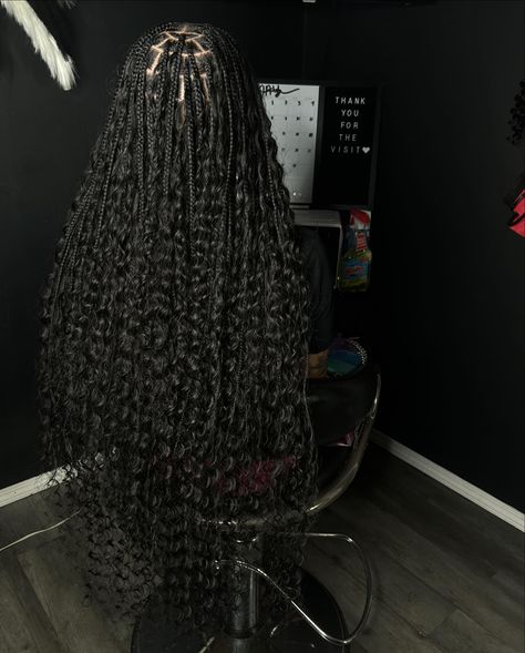 OBSESSEDDDD❤️‍🔥❤️‍🔥❤️‍🔥 Style: Smedium Bohemian Knotless + Extra 100% Human Boho Curls • • • • #braidstyles #braider #knotlessbraids #wiginstall #mobilebraider #closureinstall #frontalinstall #hairstylist #explorepage #braidinspo #alabamabraider #locs #twostrandtwist #mobileal #styleddbyk Boho Braids Extra Curls, Smedium Knotless With Boho, Smedium Knotless Styles, Labor Braids, Boho Curls, Bohemian Knotless, Boho Knotless, Two Strand Twist, Cute Braided Hairstyles