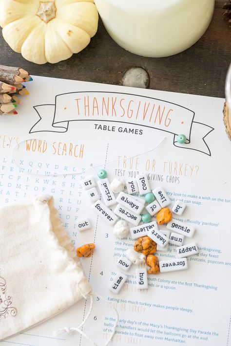 KidsThanksgivingTableTips_9 Thanksgiving Table Games, Gratitude Bracelet, Thanksgiving Arts And Crafts, Thanksgiving Kids Table, Thanksgiving Entertaining, Easy Thanksgiving Crafts, Fun Straws, Easy Holidays Crafts, Thanksgiving Crafts For Kids