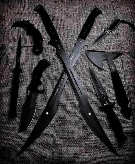 Knife Aesthetic, Tactical Swords, Pretty Knives, Tactical Gear Loadout, Types Of Knives, Foto Tips, Dark Feminine Aesthetic, Cool Swords, Cool Knives