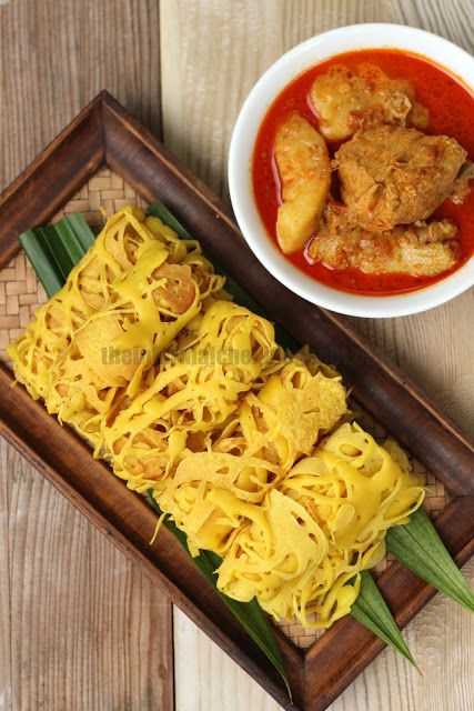 The Informal Chef: Roti Jala/Lacy Pancakes 网煎饼 Singapore Recipes, Roti Jala, Nyonya Food, Malaysian Recipes, Masakan Malaysia, Malay Food, Malaysian Cuisine, Beef Curry, Singapore Food