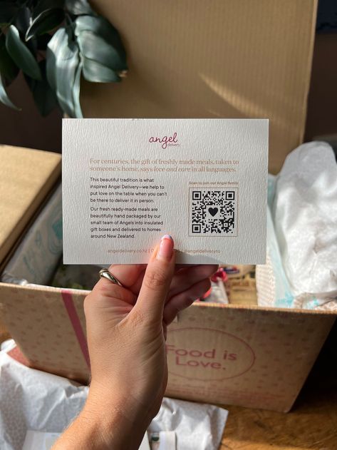 Qr Code Packaging, Creative Qr Code, Smart Packaging, Unboxing Experience, Easy Build, Packaging Ideas, Wedding Show, Gift Hampers, Drops Design