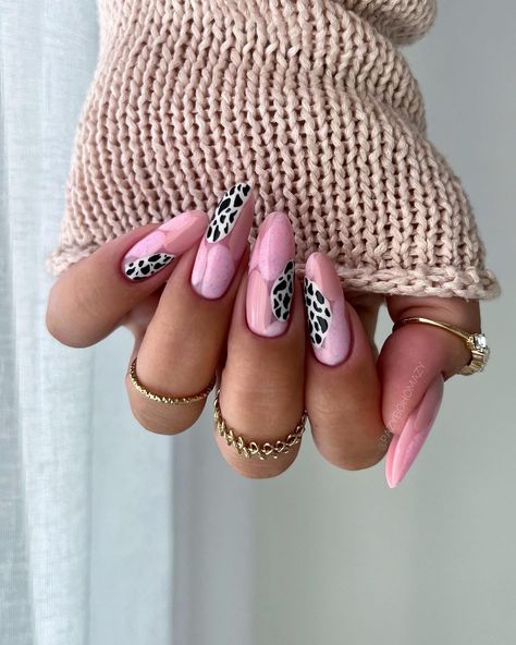 Spring nail art ideas with lovely pinks - Unicorn "Fluffy" and "Sweetopia". 🎀 Lab Black, Top Coat Nail Polish, Nail Primer, Cow Nails, Nail Art Techniques, Liquid Nails, Animal Nails, Animal Print Nails, Nail Forms