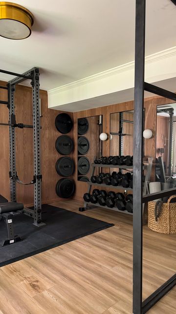 CASS SMITH | Home & DIY on Instagram: "✨GYM REVEALLLL✨  I’m not exaggerating when I say that this is the most perfect dream gym that I could imagine and I can’t believe I MADE IT 🤩 from the demo/flooring to custom wall planking and electrical work. I freaking love doing this. It’s giving SEXY, don’t you think?! ♥️" Unfinished Basement Gym, Basement Home Gym, Basement Gym Ideas, Modern Home Gym, Home Gym Basement, Home Gym Ideas, Dream Home Gym, Dream Gym, House Gym