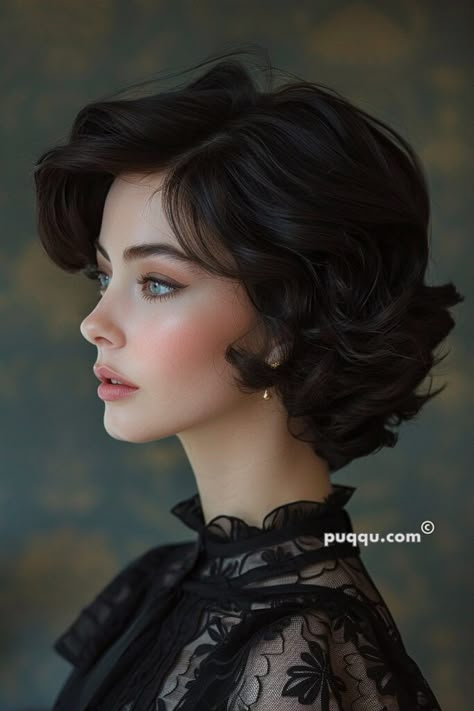 Short Dark Hair Aesthetic, Feminine Haircuts, Best Hair Colour, Hair Tutorials Videos, Hair Colour Ideas, Trending Hair, Draw Hair, Colour Ideas, Penteado Cabelo Curto