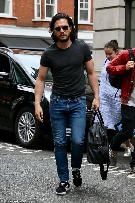 His Wedding Band, Frugal Male Fashion, Kit Harrington, John Snow, Guy Style, Cato Fashion, Mens Fashion Smart, Kit Harington, Mens Fashion Casual Outfits