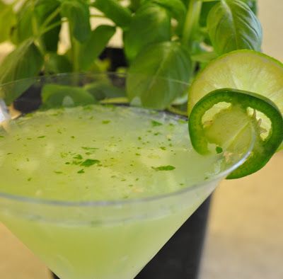 Russian Girl in the Kitchen: Jalapeno Basil Martini Basil Martini, Make Simple Syrup, Squeezed Lemon, Vodka Martini, Best Cocktail Recipes, Soda Water, Boozy Drinks, Winter Cocktails, Fancy Drinks