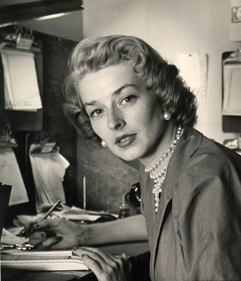 Dorian Leigh as a blonde, photo by Nina Leen 1946 | Sophia | Flickr Dorian Leigh, Nina Leen, Suzy Parker, Fashion Decades, Original Supermodels, Sewing Space, Sewing Lessons, Life Magazine, Ford Models