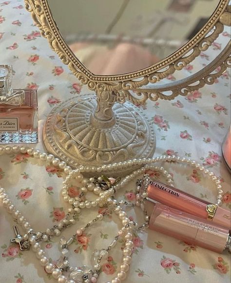 Jacob Core, Vintage Princess Aesthetic, Croquette Aesthetic, Lady Aphrodite, Pink Princess Aesthetic, Coquette Core, Soft Pink Theme, Pretty Pink Princess, Girls Diary