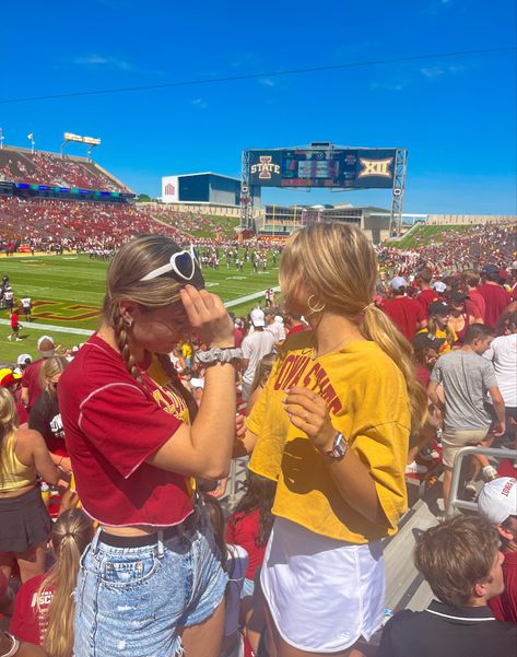 Iowa state university football college outfits game day girls cute aesthetic poses jack trice stadium Iowa State Aesthetic, Iowa State University Aesthetic, Iowa State Football, Mood Bored, Iowa State University, Uni Life, Iowa State Cyclones, Top Colleges, State College