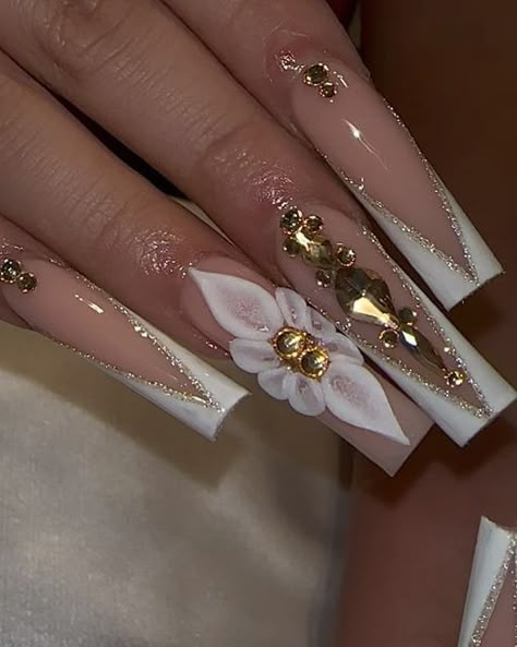 Nail Inspired With Gems, Champagne Quince Nails, Gold Nails With Gems, Rine Stone Nails Designs, Acrylic Nailsdesign, Cute Bling Nails, Long Gold Nails, Long Wedding Nails, Glam Nails Rhinestones