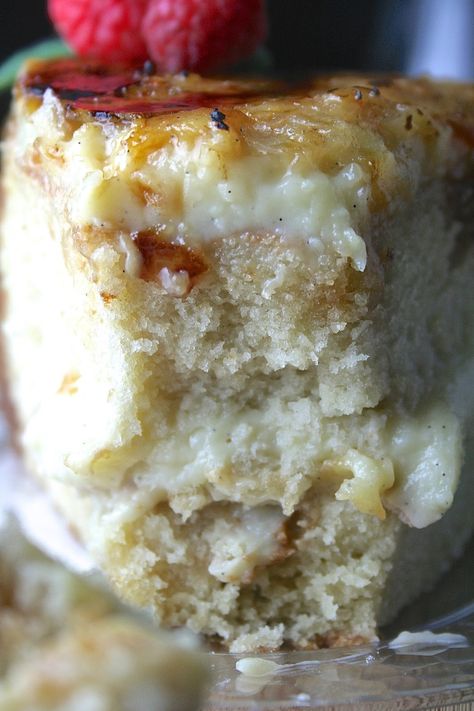 Creme Brulee Cake, Low Sugar Cakes, Creme Brulee Desserts, Fabulous Desserts, Southern Cake, Yellow Cake Recipe, Brulee Recipe, Chicken Tonight, Creme Brûlée