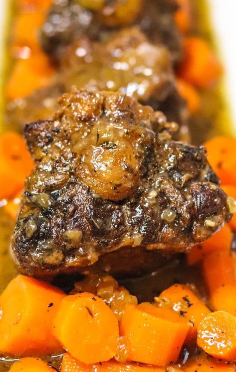 How to cook oxtails on the stove with gravy and vegetables until they're fork tender for dinner. Nutritious meal full of flavor you'll love. Oxtail Dinner, Cooking Oxtails, Oxtail Recipe, Easy Microwave Recipes, Beef Recipe Instant Pot, Oxtail Recipes, Instant Pot Pasta Recipe, Ground Beef And Potatoes, Easy Steak Recipes