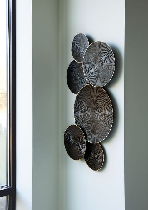 With refined craftsmanship and metal art, this wall sculpture is long lasting and timeless. The perfect combination of workmanship and aesthetics, its geometric design in a black and goldtone finish is sure to make a statement.   Product Features  Made of metal  Black and goldtone finish  I-ring bracket for hanging  Due to the finishing process of this product, some variations may occur     Rhetlen - Black / Gold Finish - Wall Decor 36.0"W x 1.63"D x 20.63"H - 7.0 lb Black Metallic Wall Art, Wall Art Metal Black, Metal Wall Art Artwork, Brass Wall Art, Boho Eclectic Decor, Metal Wall Sculpture, Salon Ideas, Papel Mache, Wall Sculpture Art