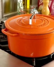 Enameled Cast Iron Dutch Oven Recipes, Le Creuset Dutch Oven Recipes, Cast Iron Dutch Oven Cooking, Easy Dutch Oven Recipes, Dutch Oven Recipes Cast Iron, Le Creuset Recipes, Oven Meals, Le Creuset Dutch Oven, Recipe Lunch