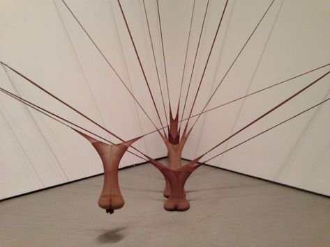 Eva Hesse - I think its very easy to read the content of Hesse's work as abject, the first work looks like egg sacks (the monstrous maternal), pendulous breasts (female, monstrous and aged), or droplets of spi... Eva Hesse, Nam June Paik, Alberto Giacometti, Social Art, Louise Bourgeois, Oldenburg, January 11, Sculpture Installation, Process Art