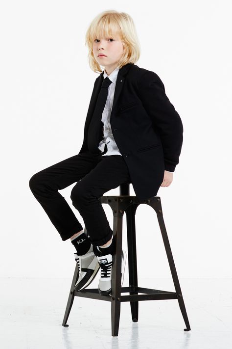 Karl Lagerfeld Kids, Chic Blazer, Rock Chic, Black Wool, Luxury Designer, Karl Lagerfeld, Kids Boys, Order Online, Luxury Design