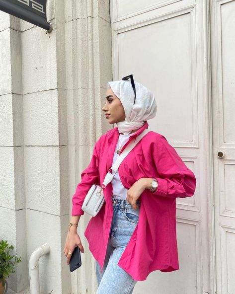 Barbie Outfit Ideas For Hijab, Hot Pink Hijabi Outfits, Fuschia Outfit Ideas, How To Style Hot Pink Shirt, Fushia Blouse Outfit, Hot Pink Button Down Shirt Outfit, Pink Outfit Hijab Ideas, Pink Blouse Outfit Hijab, Hot Pink Modest Dress