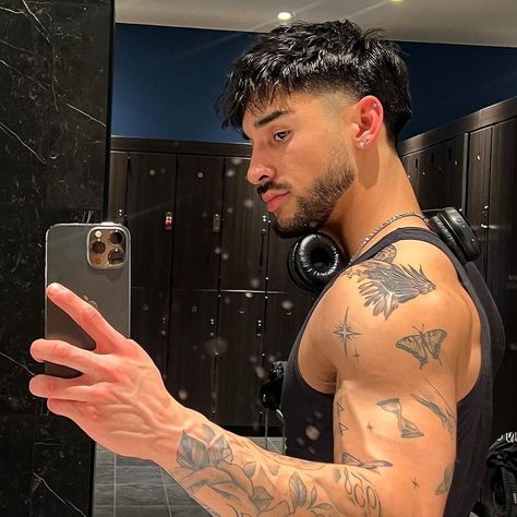 brp icon, devin garcia, d3vingarcia Hair Tattoo Designs, Taper Fade Short Hair, Scalp Tattoo, Men Fade Haircut Short, Fade Haircut Curly Hair, Tattoo Hair, Tatted Men, Buzz Cut Hairstyles, Mens Haircuts Short Hair