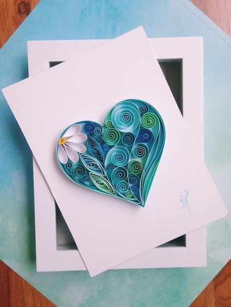 Quilling Love, Quilled Heart, Blue Dorm, Paper Quilling For Beginners, Paper Quilling Cards, Quilling Work, Art Quilling, Desain Quilling, Quilling Christmas