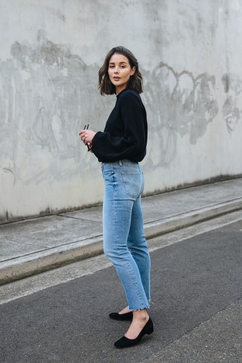 Black Pumps Outfit, Block Heels Outfit, Harper And Harley, Sara Donaldson, Pumps Outfit, Denim Street Style, Modern Street Style, Gala Fashion, Heels Outfits