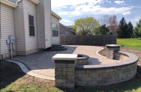 Paver patio, curved seating walls and fire pit by Archadeck of Columbus Brick Wall Around Patio, Sitting Wall Patio, Seat Wall Patio, Curved Concrete Patio, Patio Seating Wall, Hardscape Patio, Small Backyard Decks, Backyard Decks, Curved Seating