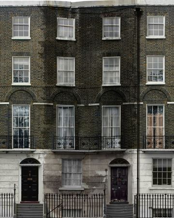 12 Grimmauld Place, Grimmauld Place, Harry Potter Wiki, Fleur Delacour, Ancient Houses, Potters House, Bellatrix Lestrange, Hogwarts Aesthetic, Harry Potter Houses