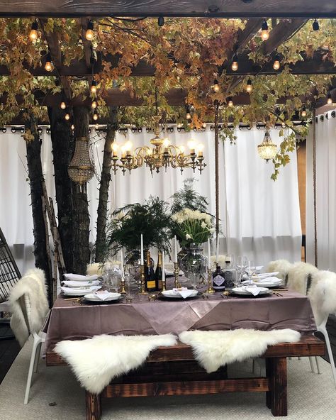 Sukkah Tablescape, Sukkah Decorations Ideas, Sukkot Tablescape, Sukkah Inspiration, Sukkah Decor, Diy Sukkah, Sukkah Ideas, Sukkot Ideas, Sukkot Camping