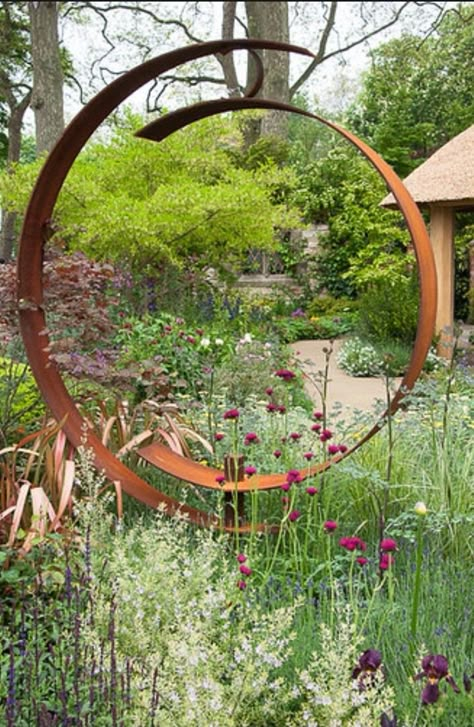 Rusty Garden, Metal Sculptures Garden, Chelsea Garden, Barrel Rings, Recycled Garden, Garden Sculptures, Metal Garden Art, Chelsea Flower, Chelsea Flower Show