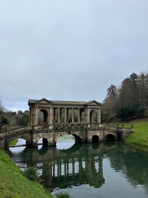 Stunning Palladian Bridge in Prior Park, Bath UK Prior Park Bath, Prior Park, Uk Aesthetic, Bath Uk, Bath England, English Countryside, Dream Homes, Travel Ideas, Places To Go